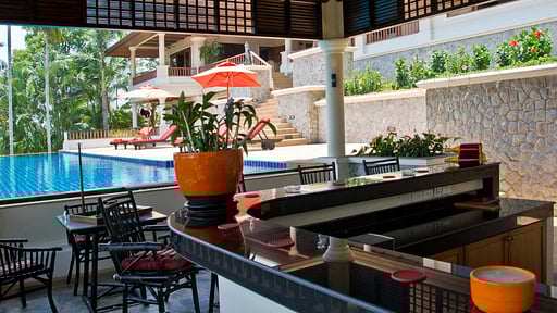 Villa Oriole Внешний бар