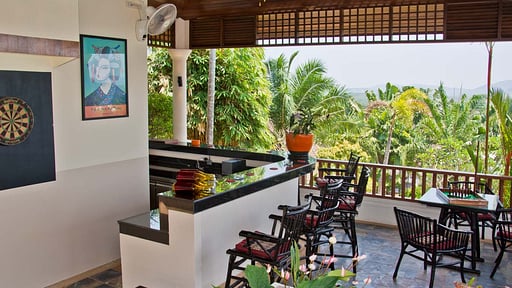 Villa Oriole Внешний бар