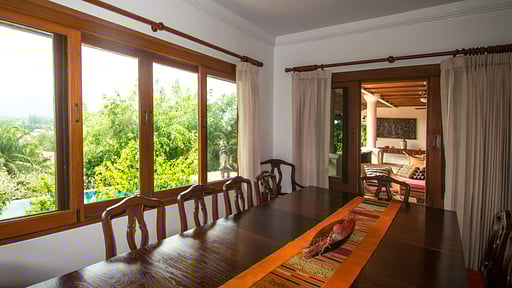 Villa Oriole Обеденная зона