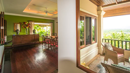 Villa Oriole Обеденная зона