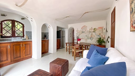 Villa Pacifica Living room 2