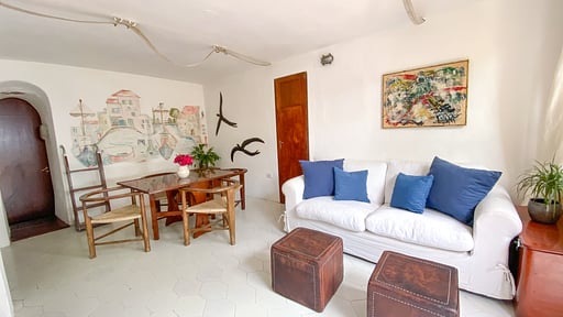 Villa Pacifica Living room 2