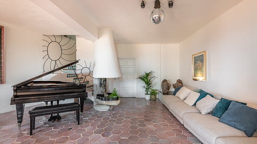 Villa Pacifica Living room 1