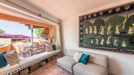 Villa Pacifica Living room 1