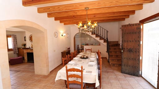 Villa Pal Dining area