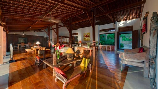 Villa Paloma Dining area