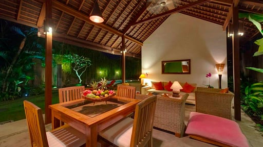 Villa Paloma Living room 2