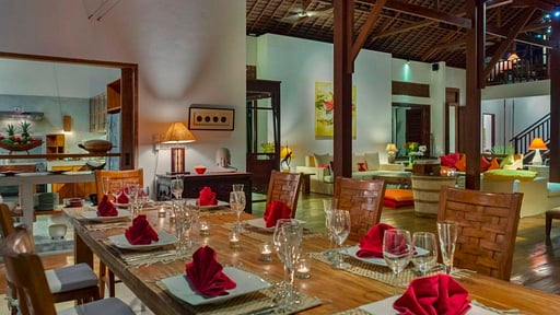 Villa Paloma Dining area