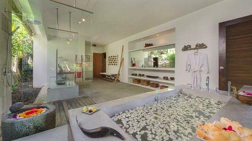 Villa Paloma Bedroom 1