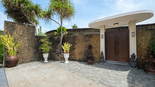 Villa Pancaloka Parking areas