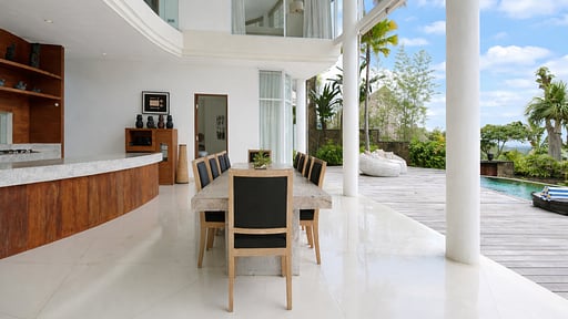 Villa Pancaloka Dining area