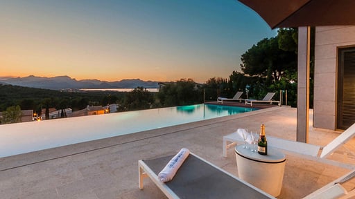 Villa Scenic Swimming pool