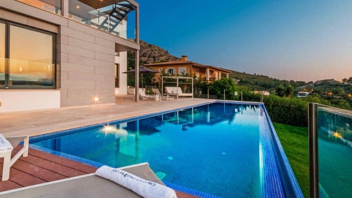 Villa Scenic Swimming pool
