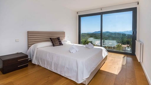 Villa Scenic Bedroom 4