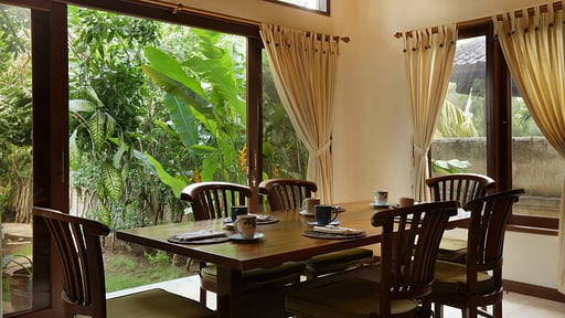 Villa Pantai Dining area