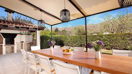 Villa Papa Dining area