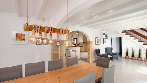 Villa Papa Dining area