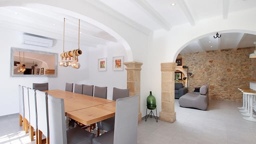 Villa Papa Dining area