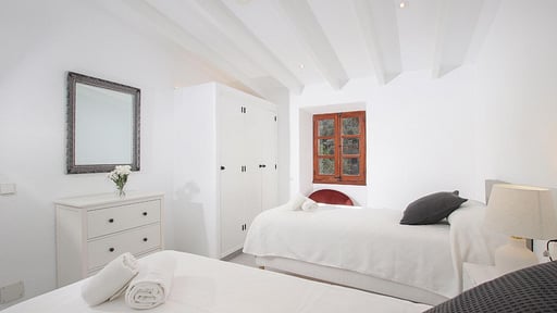 Villa Papa Bedroom 6