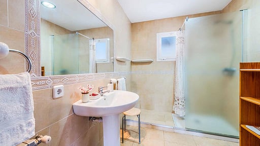 Villa Papalaya Bedroom 2