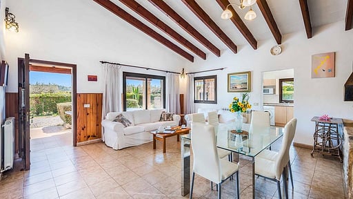 Villa Papalaya Dining area