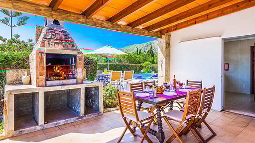 Villa Papalaya Dining area