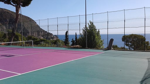 Villa Paradise Tennis court