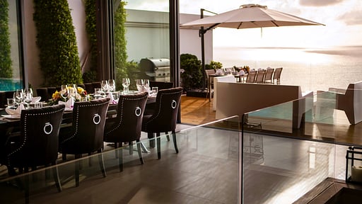 Villa Paradiso Dining area