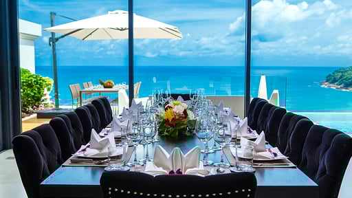 Villa Paradiso Dining area