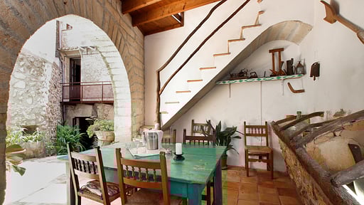 Villa Parchment Dining area
