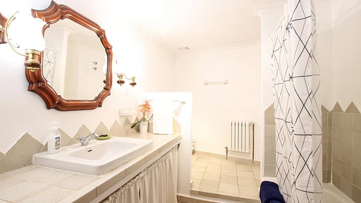 Villa Parchment Bedroom 1