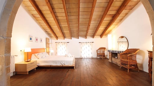 Villa Parchment Bedroom 1