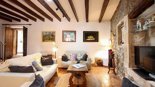 Villa Parchment Living room