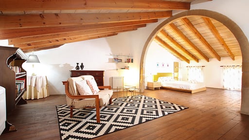 Villa Parchment Bedroom 1