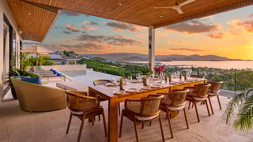 Villa Parichart Dining area