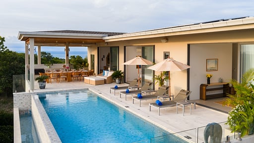 Villa Parichart Swimming pool