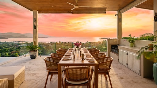 Villa Parichart Dining area