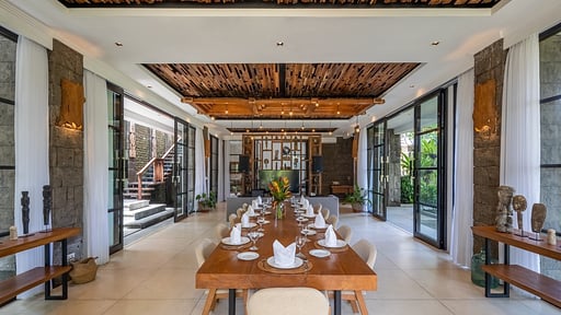 Villa Paripadi Dining area
