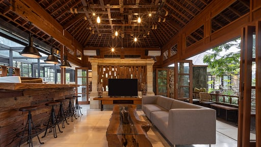 Villa Paripadi Bar