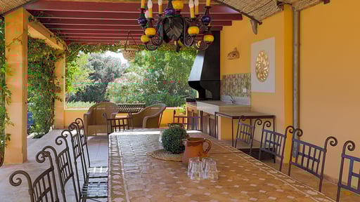 Villa Parra Dining area