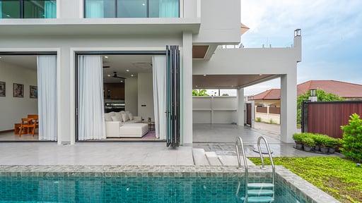 V226 Villa Pasak 2 Swimming pool