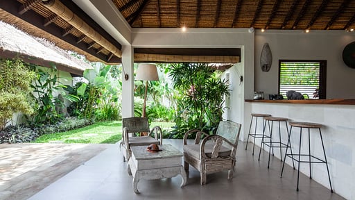 Villa Pascaline Dining area
