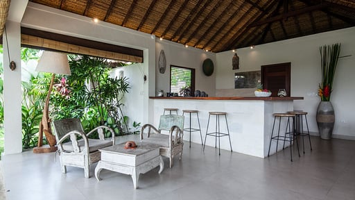 Villa Pascaline Dining area