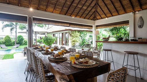 Villa Pascaline Dining area