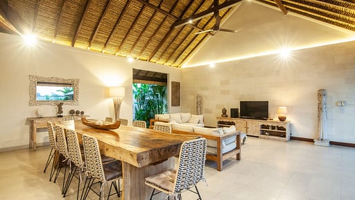 Villa Pascaline Dining area