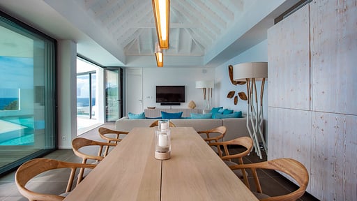 Villa Passage Dining area