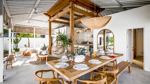 Villa Passion Seminyak Dining area