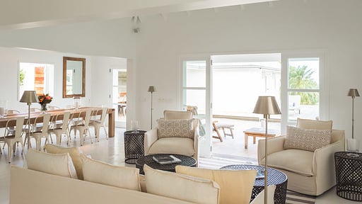 Villa Pastels Living room