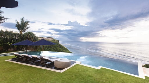 Villa Pawana Swimming pool 2