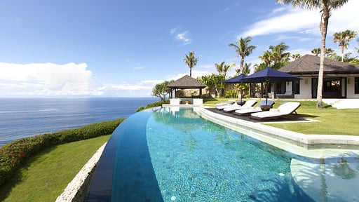 Villa Pawana Swimming pool 2